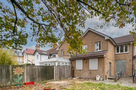 4 &amp; 6 Rosswood Gardens, Wallington SM6 8QZ