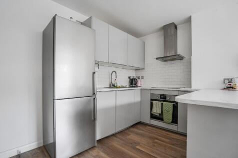 Flat 14, Albert Starr House, Haddonfield Estate, Bush Road, Surrey Quays, London SE8 5AS