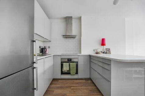 Flat 14, Albert Starr House, Haddonfield Estate, Bush Road, Surrey Quays, London SE8 5AS