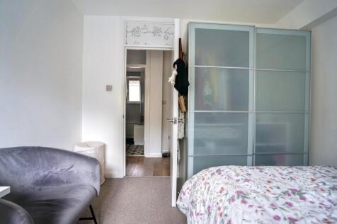 Flat 14, Albert Starr House, Haddonfield Estate, Bush Road, Surrey Quays, London SE8 5AS