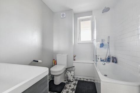 Flat 14, Albert Starr House, Haddonfield Estate, Bush Road, Surrey Quays, London SE8 5AS