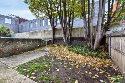 Flat A, 104 Peckham Hill Street, Peckham, London, SE15 5JT