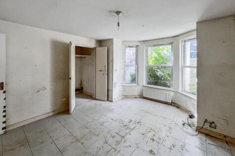 26a Ramsden Road, Balham, London SW12 8QY