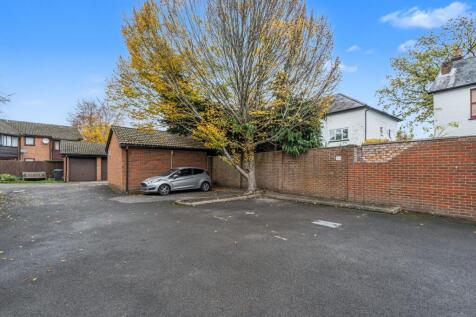 12 Bernard Court, Vale Road, Camberley GU15 3AY