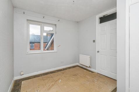 12 Bernard Court, Vale Road, Camberley GU15 3AY