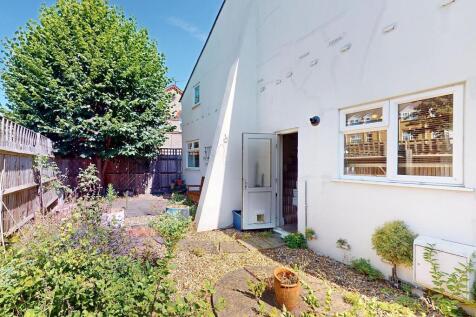 2 Thornbury Road, Isleworth TW7 4HG