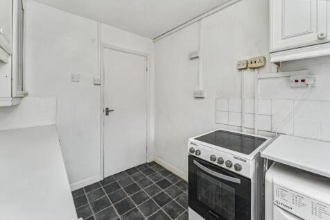 Flat 11, Lyndon House, 2 Conifer Drive, Birmingham B31 2HX