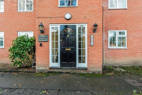 9 Princess Court, Alexandra Road, Farnborough, Hampshire, GU14 6EE