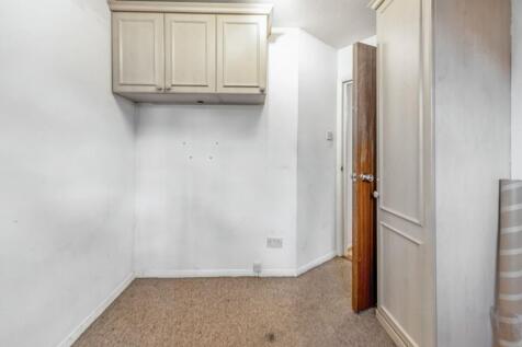 9 Princess Court, Alexandra Road, Farnborough, Hampshire, GU14 6EE