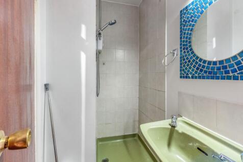 9 Princess Court, Alexandra Road, Farnborough, Hampshire, GU14 6EE