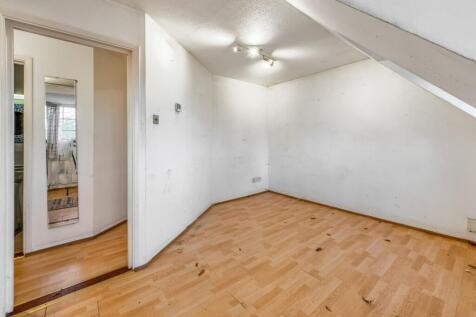 9 Princess Court, Alexandra Road, Farnborough, Hampshire, GU14 6EE