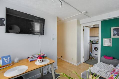 114 Jersey House, 2 Eastfield Road, Enfield, Middlesex, EN3 5UY