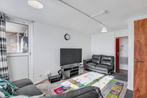 Flat 74 Gainsborough House, Ayley Croft, Enfield, Middlesex, EN1 1XZ