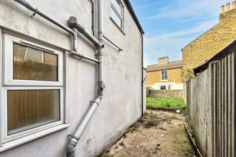 76a Meeting House Lane, Peckham, London SE15 2TX