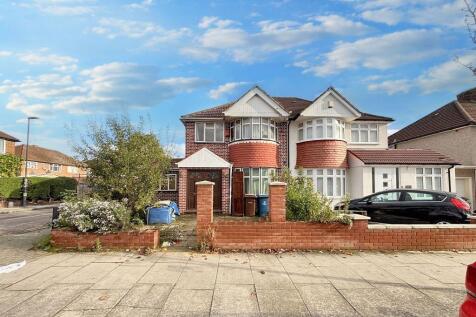 15 Glebe Avenue, Harrow HA3 9LG