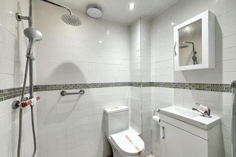 15 Glebe Avenue, Harrow HA3 9LG