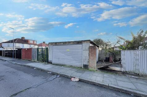 15 Glebe Avenue, Harrow HA3 9LG