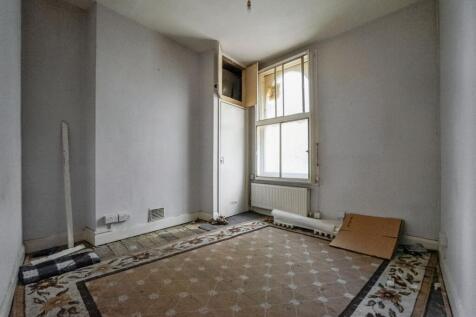 Flat B, 198 Stockwell Road, Brixton, London, SW9 9TB