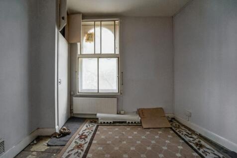 Flat B, 198 Stockwell Road, Brixton, London, SW9 9TB