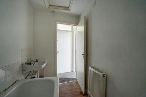 Flat B, 198 Stockwell Road, Brixton, London, SW9 9TB