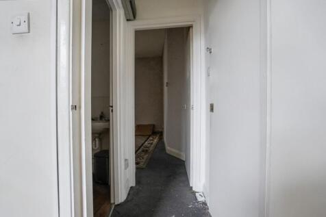 Flat B, 198 Stockwell Road, Brixton, London, SW9 9TB