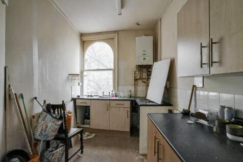 Flat B, 198 Stockwell Road, Brixton, London, SW9 9TB