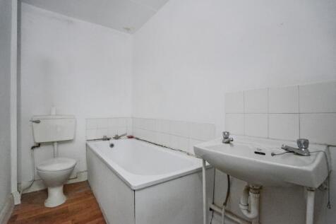 Flat B, 198 Stockwell Road, Brixton, London, SW9 9TB