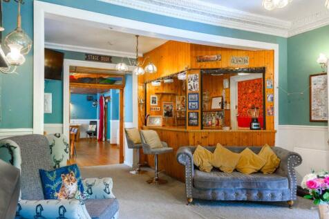 Panteinion Hall, Ffordd Panteinion, Friog, Fairbourne, Gwynedd, LL38 2TJ