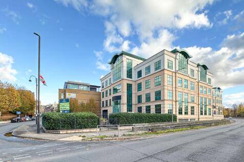 11 Vine Street, Uxbridge UB8 1QE