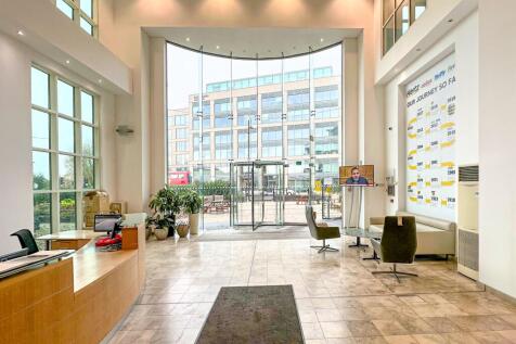 11 Vine Street, Uxbridge UB8 1QE