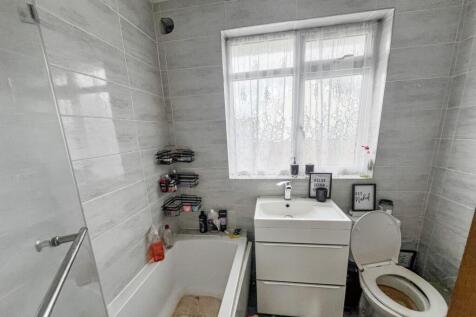 66 Penrith Road, Thornton Heath, Surrey, CR7 8PL