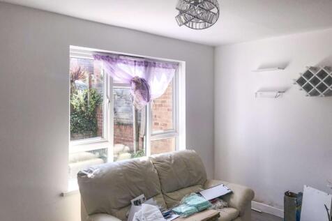 241 Gunville Road and associated land, Newport, Isle of Wight, PO30 5LU