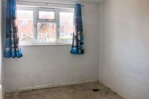 241 Gunville Road and associated land, Newport, Isle of Wight, PO30 5LU