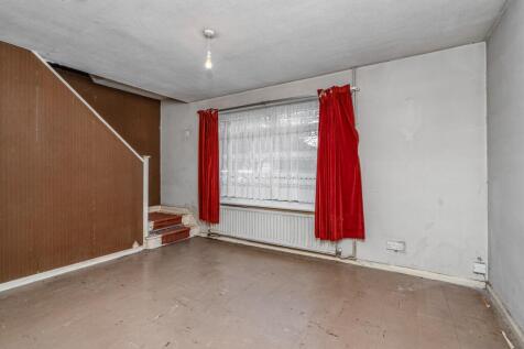 5 West Road, Farnborough, Hampshire, GU14 8EZ