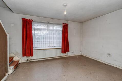 5 West Road, Farnborough, Hampshire, GU14 8EZ