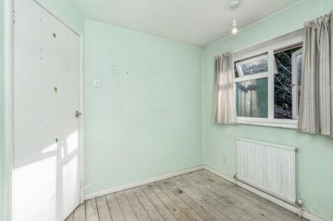 5 West Road, Farnborough, Hampshire, GU14 8EZ