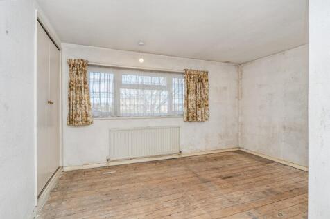 5 West Road, Farnborough, Hampshire, GU14 8EZ