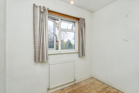 5 West Road, Farnborough, Hampshire, GU14 8EZ