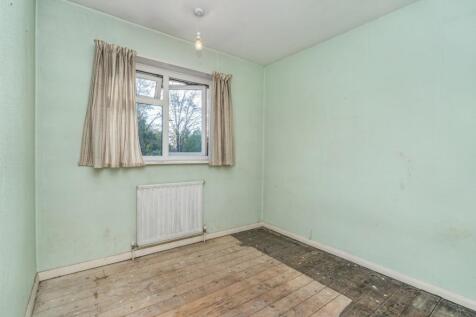 5 West Road, Farnborough, Hampshire, GU14 8EZ