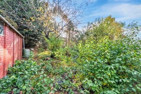 5 West Road, Farnborough, Hampshire, GU14 8EZ