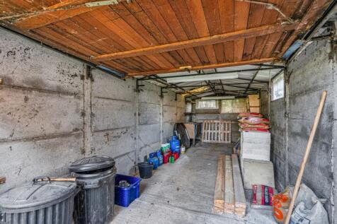 5 West Road, Farnborough, Hampshire, GU14 8EZ