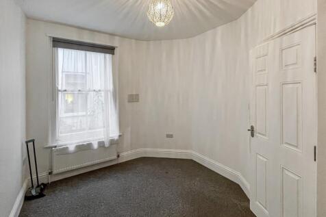 46 46a Clarendon Road, Wimbledon SW19 2DU