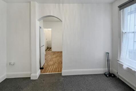 46 46a Clarendon Road, Wimbledon SW19 2DU