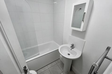 46 46a Clarendon Road, Wimbledon SW19 2DU