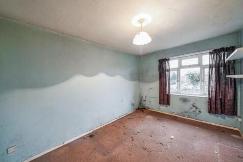 10 Hudson Rd, Hayes, Middlesex, UB3 5EL