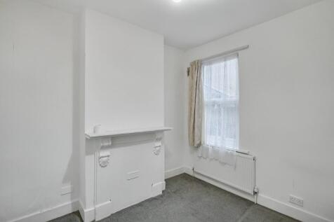 18 Morton Road, Stratford, London E15 4AN