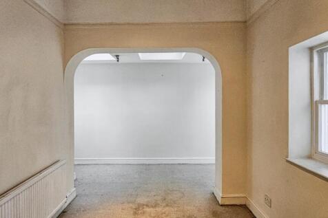 Flat 6 Edinburgh House, 56-57 Courtfield Gardens, London SW5 0NF
