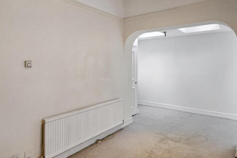 Flat 6 Edinburgh House, 56-57 Courtfield Gardens, London SW5 0NF