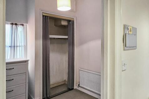 Flat 6 Edinburgh House, 56-57 Courtfield Gardens, London SW5 0NF