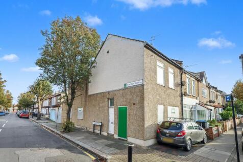 69 Town Road London, N9 0SJ